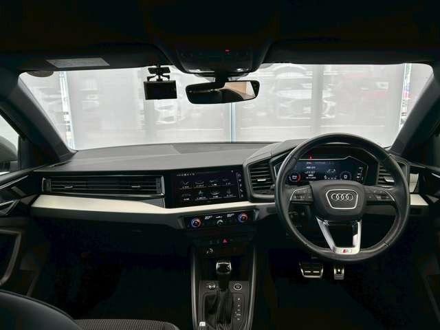 Ａ１スポーツバック ２５ＴＦＳＩ　Ｓライン　認定中古車　ＬＥＤヘッドライト　シートヒーター　ナビ　フルセグＴＶ　バックカメラ　ミュージックプレイヤー接続　アダプティブクルーズコントロール　車線キープアシスト　禁煙車（12枚目）