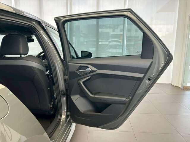 Ａ１スポーツバック ２５ＴＦＳＩ　Ｓライン　認定中古車　ＬＥＤヘッドライト　シートヒーター　ナビ　フルセグＴＶ　バックカメラ　ミュージックプレイヤー接続　アダプティブクルーズコントロール　車線キープアシスト　禁煙車（30枚目）