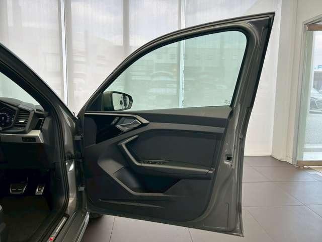 Ａ１スポーツバック ２５ＴＦＳＩ　Ｓライン　認定中古車　ＬＥＤヘッドライト　シートヒーター　ナビ　フルセグＴＶ　バックカメラ　ミュージックプレイヤー接続　アダプティブクルーズコントロール　車線キープアシスト　禁煙車（33枚目）