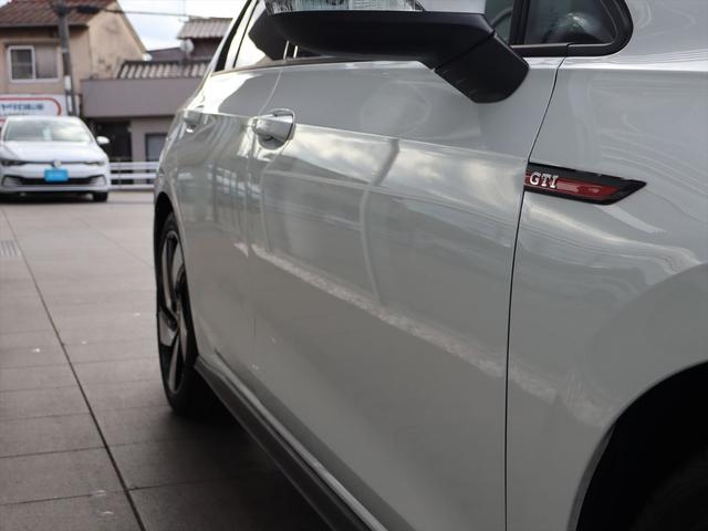 ゴルフＧＴＩ ベースグレード　認定中古車　ワンオーナー　禁煙車　ベースグレード　シートヒーター　ステアリングヒーター　ＩＱ．ヘッドライト　バックカメラ（52枚目）