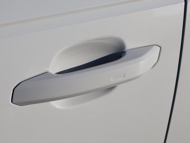 Ａ４アバント ２．０ＴＦＳＩクワトロスポーツタキシードスタイル　認定中古車　ワンオーナー　禁煙車　限定車　４ＷＤ　４駆　アシスタンスパッケージ　　マトリクスＬＥＤヘッドライト　ラグジュアリーパッケージ　　電動調整機能メモリー機能（16枚目）