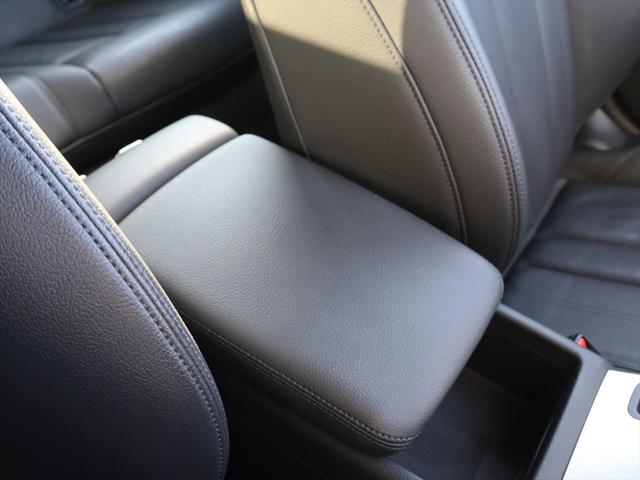 Ａ４アバント ２．０ＴＦＳＩクワトロスポーツタキシードスタイル　認定中古車　ワンオーナー　禁煙車　限定車　４ＷＤ　４駆　アシスタンスパッケージ　　マトリクスＬＥＤヘッドライト　ラグジュアリーパッケージ　　電動調整機能メモリー機能（49枚目）