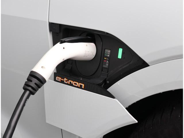 ｅ－トロン ５０クワトロ　Ｓライン　ＥＶ　４ＷＤ　バーチャルミラー　パワーシート　２１アルミ　１オーナー　禁煙（65枚目）