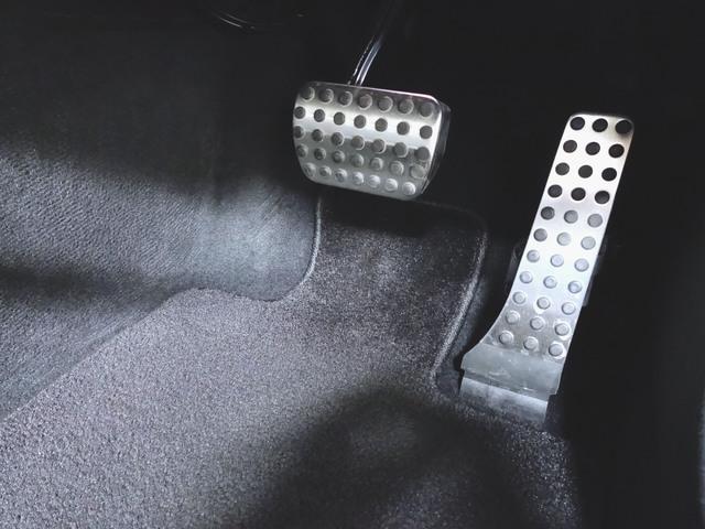 Ｃクラス Ｃ２００　ローレウスエディション　スポーツプラスパッケージ　Ｂｌｕｅｔｏｏｔｈ接続　ＥＴＣ　ＬＥＤヘッドライト　ＴＶ　アイドリングストップ　クルーズコントロール　コネクテッド機能　シートヒーター　トランクスルー　ナビ　バックモニター（9枚目）