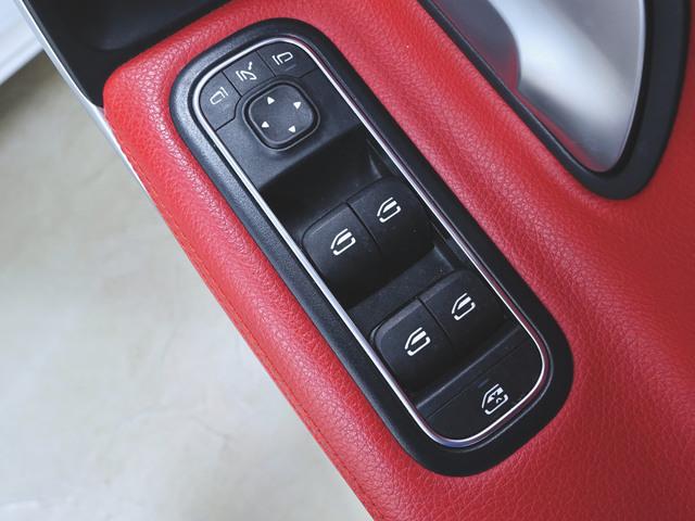 Ａクラスセダン Ａ２５０　４マチック　セダン　ナビゲーションパッケージ　ＡＭＧライン　ＡＭＧレザーエクスクルーシブパッケージ　アドバンスドパッケージ　Ｂｌｕｅｔｏｏｔｈ接続　ＥＴＣ　ＬＥＤヘッドライト　ＴＶ　アイドリングストップ（23枚目）