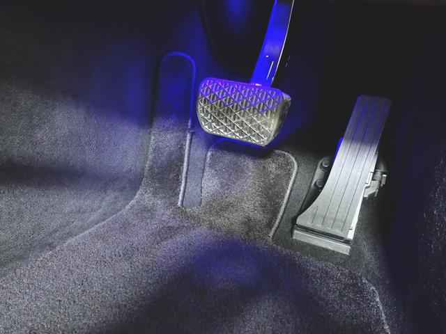 Ｓクラス Ｓ５００　４マチック　ＡＲヘッドアップディスプレイ　３Ｄディスプレイ　Ｂｌｕｅｔｏｏｔｈ接続　ＥＴＣ　ＬＥＤヘッドライト　ＴＶ　アイドリングストップ　クルーズコントロール　コネクテッド機能　サイドカメラ　シートヒーター　ナビ　バックモニター（9枚目）