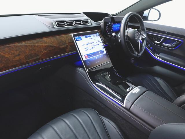 Ｓクラス Ｓ５００　４マチック　ＡＲヘッドアップディスプレイ　３Ｄディスプレイ　Ｂｌｕｅｔｏｏｔｈ接続　ＥＴＣ　ＬＥＤヘッドライト　ＴＶ　アイドリングストップ　クルーズコントロール　コネクテッド機能　サイドカメラ　シートヒーター　ナビ　バックモニター（11枚目）
