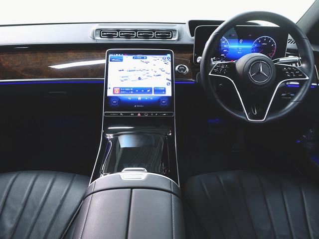 Ｓクラス Ｓ５００　４マチック　ＡＲヘッドアップディスプレイ　３Ｄディスプレイ　Ｂｌｕｅｔｏｏｔｈ接続　ＥＴＣ　ＬＥＤヘッドライト　ＴＶ　アイドリングストップ　クルーズコントロール　コネクテッド機能　サイドカメラ　シートヒーター　ナビ　バックモニター（12枚目）