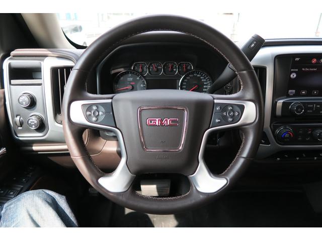 ＧＭＣシエラ 　１５００　クルーキャブ　ＳＬＴ　Ｚ７１　新車並行車　ショートベッド　４ＷＤ　トノカバー　純正ランチョショックアブソーバー　純正サイドステップ　純正２０インチアルミホイール　ＢＯＳＥオーディオ（22枚目）