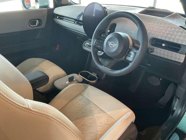 MINI クーパーS フェイバリット・トリム 3ドア DCT Mパッケージ・17インチアルミホイール(8枚目)