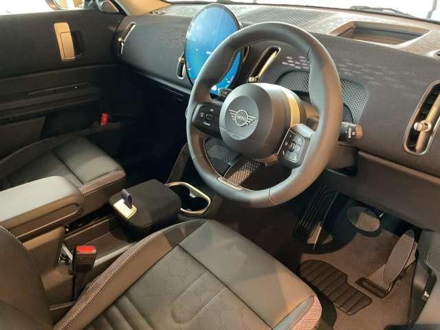 ＭＩＮＩ カントリーマンＤ　クラシック・トリム　ＤＣＴ　ディーゼルターボ　Ｍパッケージ・１８インチブラックアルミホイール（9枚目）