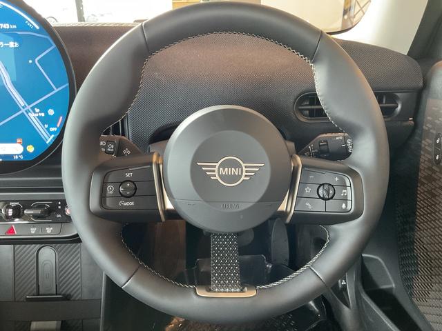 MINI クーパーS クラシック・トリム BC付き・シートヒーター付き・18インチホイール(8枚目)