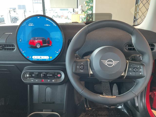 MINI クーパーS クラシック・トリム BC付き・シートヒーター付き・18インチホイール(9枚目)