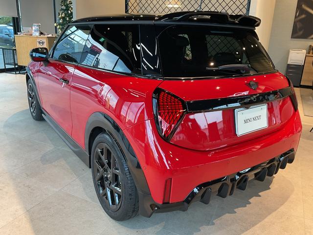 ＭＩＮＩ クーパーＳ　ジョン・クーパー・ワークス・トリム　ＢＣ付き・電動シート付・１７インチブラックアルミホイール（2枚目）