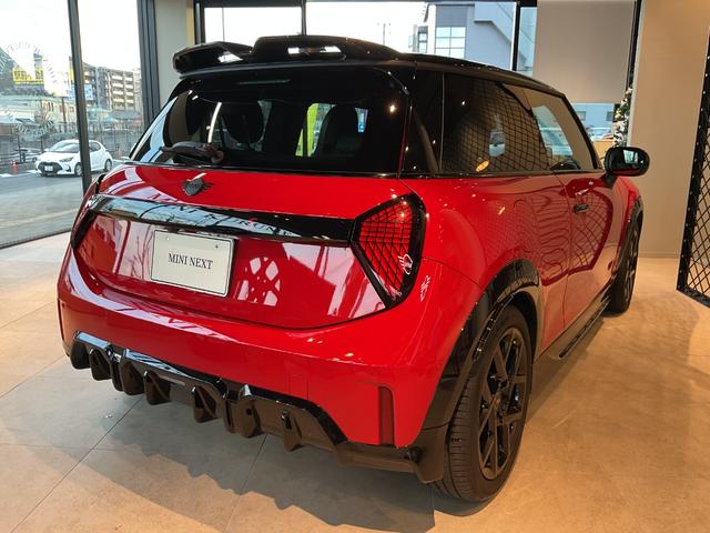 ＭＩＮＩ クーパーＳ　ジョン・クーパー・ワークス・トリム　ＢＣ付き・電動シート付・１７インチブラックアルミホイール（3枚目）