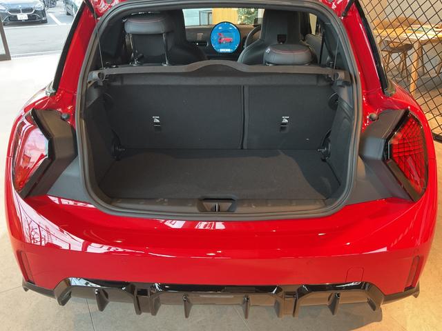 ＭＩＮＩ クーパーＳ　ジョン・クーパー・ワークス・トリム　ＢＣ付き・電動シート付・１７インチブラックアルミホイール（5枚目）