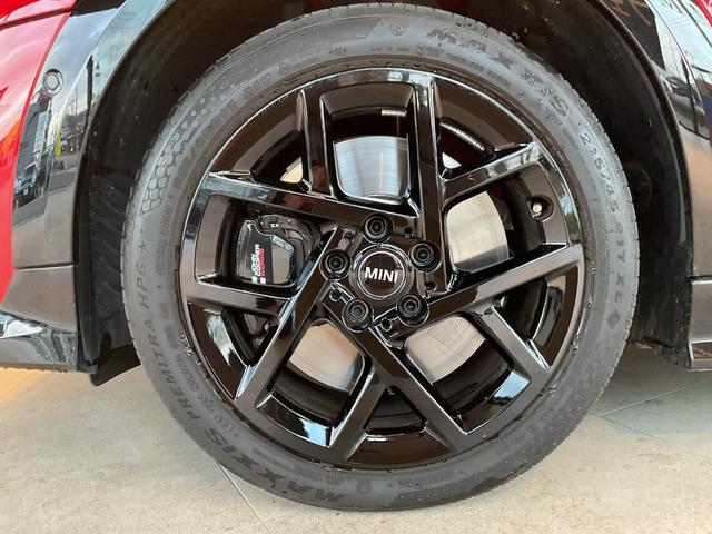 ＭＩＮＩ クーパーＳ　ジョン・クーパー・ワークス・トリム　ＢＣ付き・電動シート付・１７インチブラックアルミホイール（9枚目）