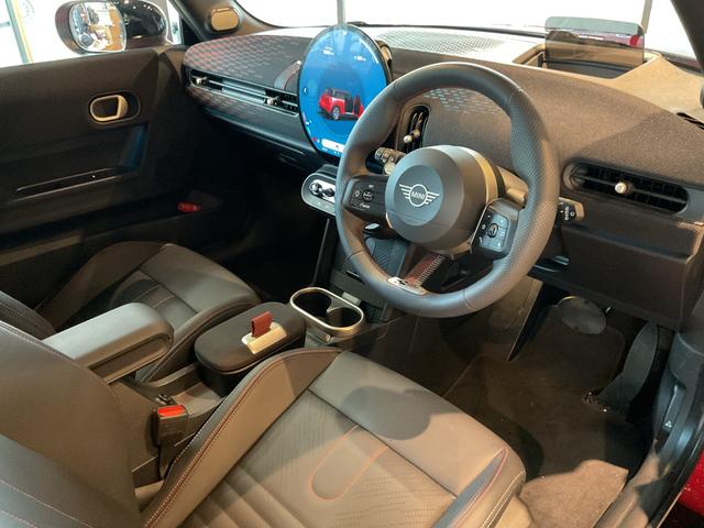 ＭＩＮＩ クーパーＳ　ジョン・クーパー・ワークス・トリム　ＢＣ付き・電動シート付・１７インチブラックアルミホイール（14枚目）