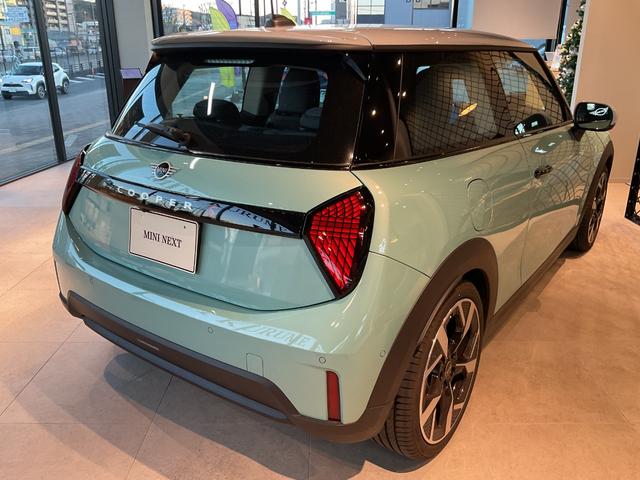 ＭＩＮＩ クーパーＳ　クラシック・トリム　ＢＣ付き・クラシックトリム・１８インチアルミホイール（3枚目）