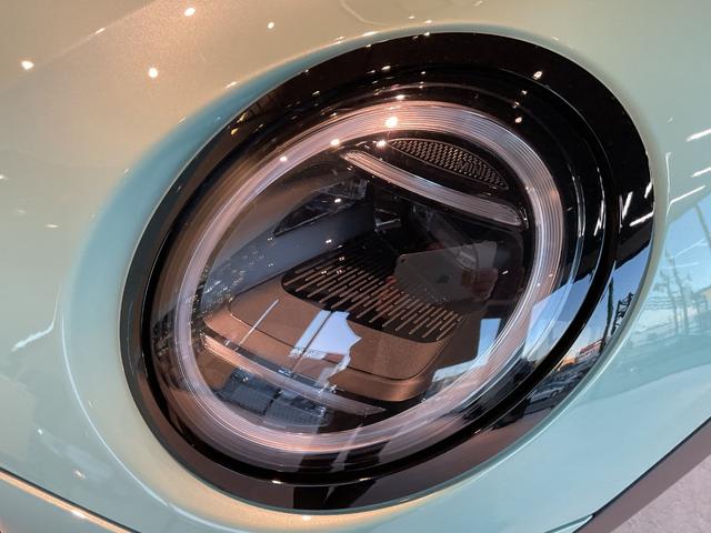 ＭＩＮＩ クーパーＳ　クラシック・トリム　ＢＣ付き・クラシックトリム・１８インチアルミホイール（6枚目）