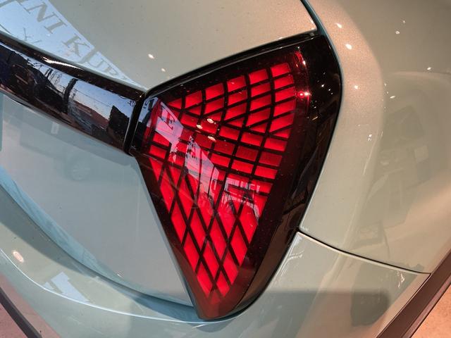 ＭＩＮＩ クーパーＳ　クラシック・トリム　ＢＣ付き・クラシックトリム・１８インチアルミホイール（7枚目）