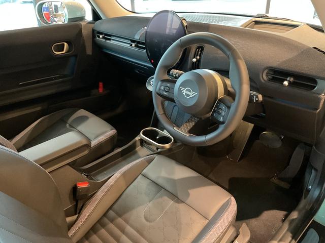 ＭＩＮＩ クーパーＳ　クラシック・トリム　ＢＣ付き・クラシックトリム・１８インチアルミホイール（13枚目）