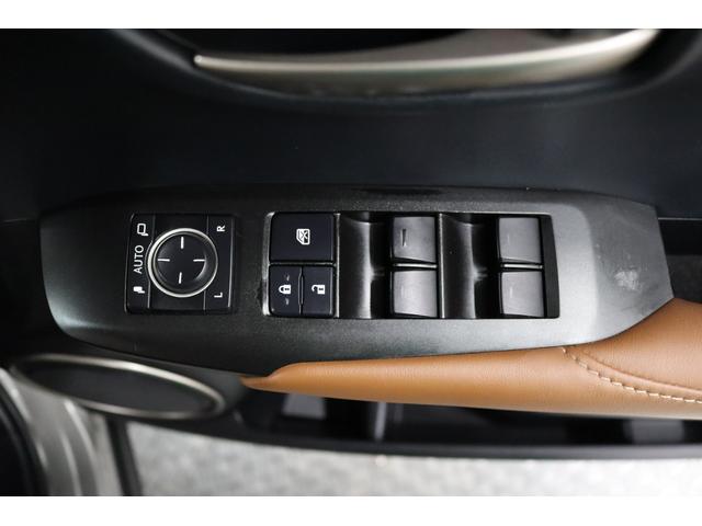 ＮＸ ＮＸ３００ｈ　バージョンＬ　ドライブレコーダー　ＥＴＣ　バックカメラ　オートクルーズコントロール　パワーシート　ナビ　オートライト　ＬＥＤヘッドランプ　電動リアゲート　アルミホイール　スマートキー　アイドリングストップ（13枚目）
