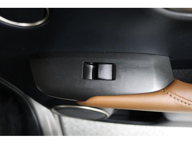 ＮＸ ＮＸ３００ｈ　バージョンＬ　ドライブレコーダー　ＥＴＣ　バックカメラ　オートクルーズコントロール　パワーシート　ナビ　オートライト　ＬＥＤヘッドランプ　電動リアゲート　アルミホイール　スマートキー　アイドリングストップ（16枚目）