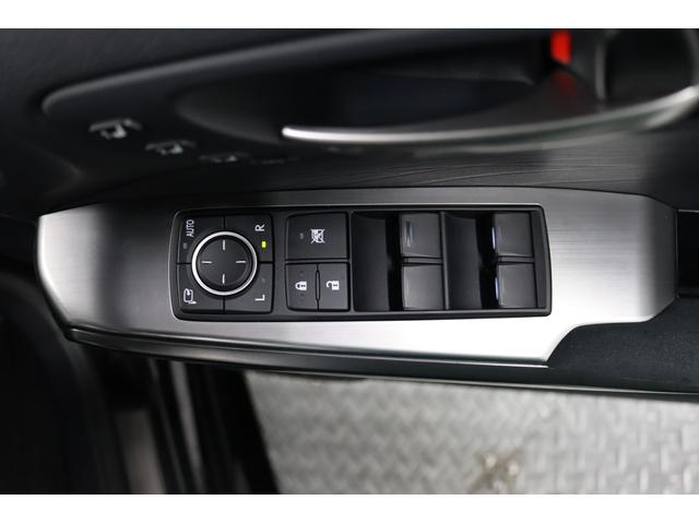 ＩＳ ＩＳ５００　Ｆスポーツパフォーマンス　ＥＴＣ　クリアランスソナー　レーンアシスト　オートクルーズコントロール　衝突被害軽減システム　全周囲カメラ　ナビ　アルミホイール　オートマチックハイビーム　オートライト　ＬＥＤヘッドランプ　ＡＴ（13枚目）