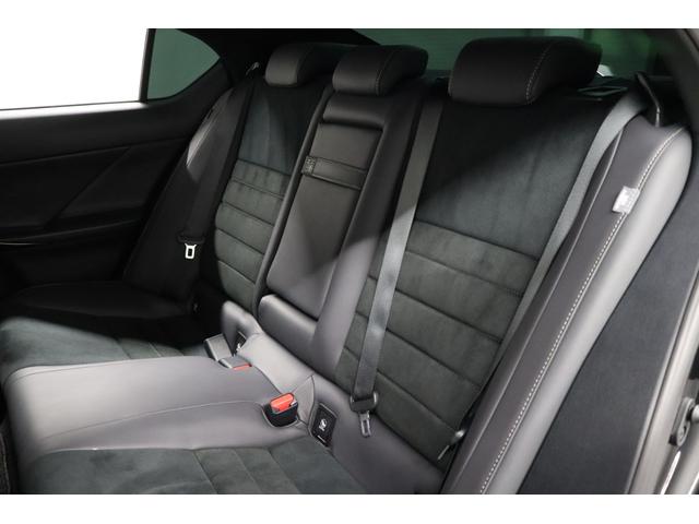 ＩＳ ＩＳ５００　Ｆスポーツパフォーマンス　ＥＴＣ　クリアランスソナー　レーンアシスト　オートクルーズコントロール　衝突被害軽減システム　全周囲カメラ　ナビ　アルミホイール　オートマチックハイビーム　オートライト　ＬＥＤヘッドランプ　ＡＴ（17枚目）