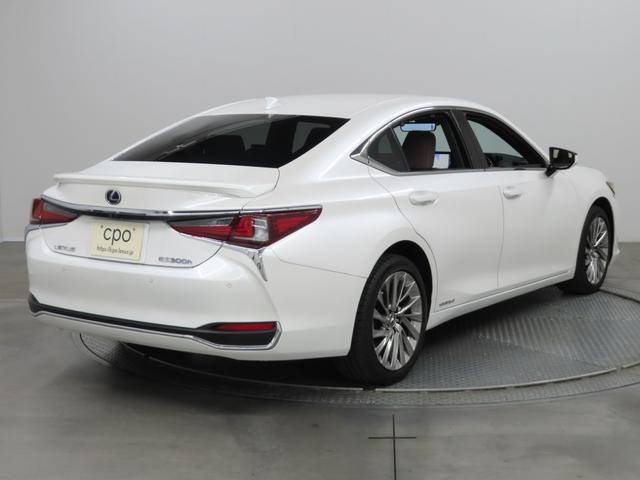 ES ES300h バージョンL クリアランスソナー レーンアシスト オートクルーズコントロール 衝突被害軽減システム ナビ アルミホイール オートマチックハイビーム オートライト LEDヘッドランプ サンルーフ CVT(4枚目)