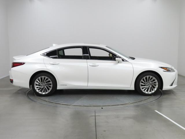 ES ES300h バージョンL クリアランスソナー レーンアシスト オートクルーズコントロール 衝突被害軽減システム ナビ アルミホイール オートマチックハイビーム オートライト LEDヘッドランプ サンルーフ CVT(5枚目)