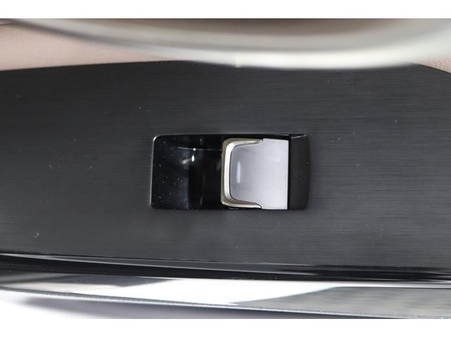 ES ES300h バージョンL クリアランスソナー レーンアシスト オートクルーズコントロール 衝突被害軽減システム ナビ アルミホイール オートマチックハイビーム オートライト LEDヘッドランプ サンルーフ CVT(16枚目)