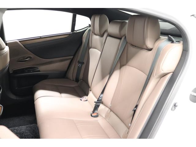 ES ES300h バージョンL クリアランスソナー レーンアシスト オートクルーズコントロール 衝突被害軽減システム ナビ アルミホイール オートマチックハイビーム オートライト LEDヘッドランプ サンルーフ CVT(17枚目)