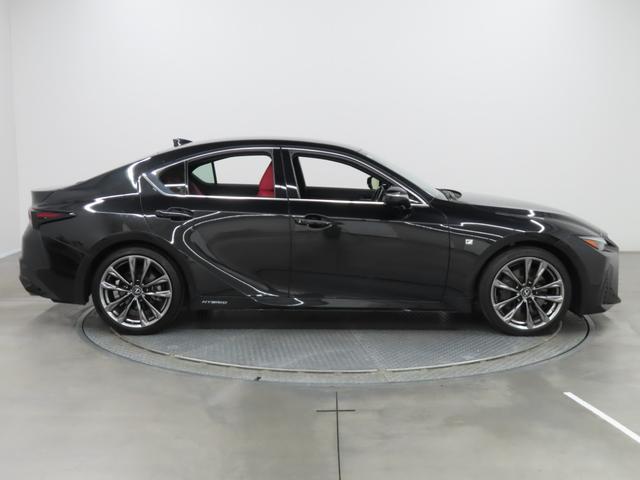 ＩＳ ＩＳ３００ｈ　Ｆスポーツ　クリアランスソナー　レーンアシスト　オートクルーズコントロール　衝突被害軽減システム　バックカメラ　フロントカメラ　ナビ　アルミホイール　オートマチックハイビーム　ＬＥＤヘッドランプ　ＣＶＴ（5枚目）