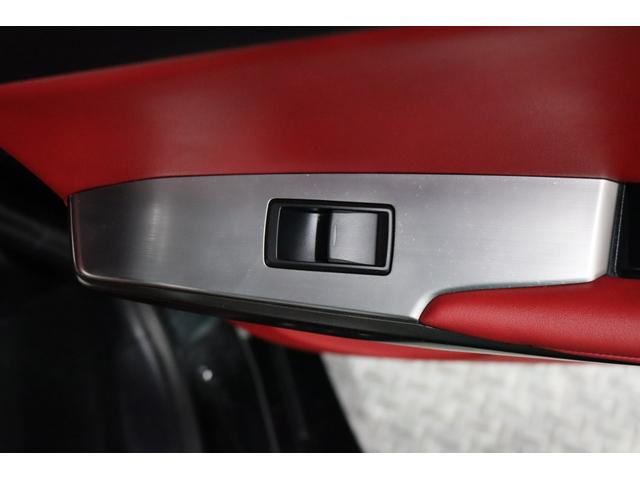 ＩＳ ＩＳ３００ｈ　Ｆスポーツ　クリアランスソナー　レーンアシスト　オートクルーズコントロール　衝突被害軽減システム　バックカメラ　フロントカメラ　ナビ　アルミホイール　オートマチックハイビーム　ＬＥＤヘッドランプ　ＣＶＴ（16枚目）