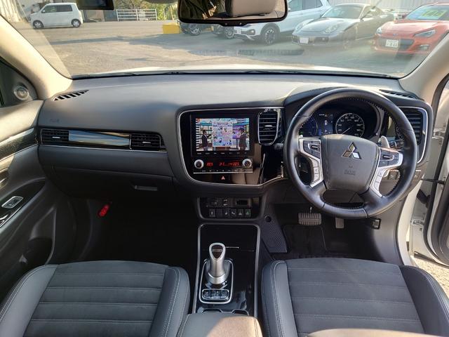 アウトランダーPHEV Gプラスパッケージ 4WD 全周囲カメラ クリアランスソナー オートクルーズコントロール レーンアシスト パワーシート 衝突被害軽減システム ナビ TV オートマチックハイビーム LEDヘッドランプ 電動リアゲート(2枚目)