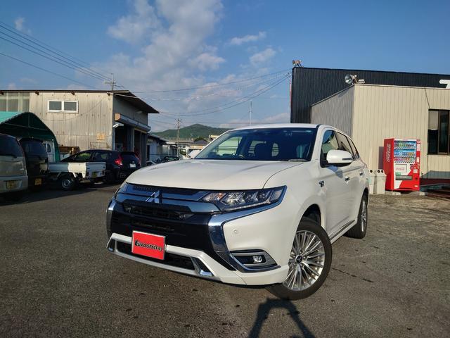 アウトランダーPHEV Gプラスパッケージ 4WD 全周囲カメラ クリアランスソナー オートクルーズコントロール レーンアシスト パワーシート 衝突被害軽減システム ナビ TV オートマチックハイビーム LEDヘッドランプ 電動リアゲート(13枚目)