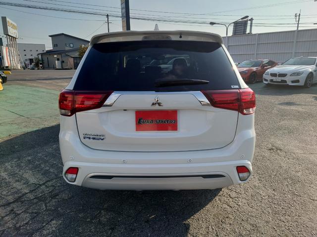 アウトランダーPHEV Gプラスパッケージ 4WD 全周囲カメラ クリアランスソナー オートクルーズコントロール レーンアシスト パワーシート 衝突被害軽減システム ナビ TV オートマチックハイビーム LEDヘッドランプ 電動リアゲート(16枚目)