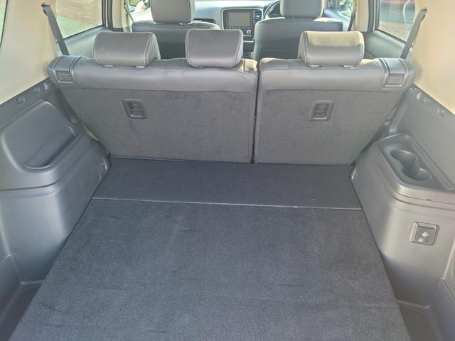 アウトランダーPHEV Gプラスパッケージ 4WD 全周囲カメラ クリアランスソナー オートクルーズコントロール レーンアシスト パワーシート 衝突被害軽減システム ナビ TV オートマチックハイビーム LEDヘッドランプ 電動リアゲート(18枚目)