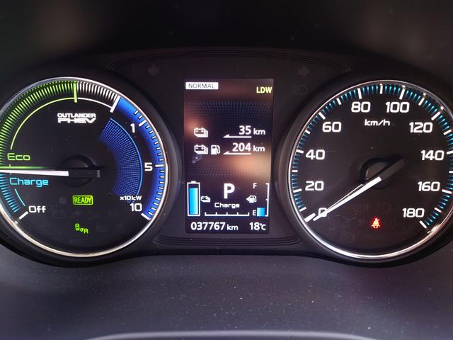 アウトランダーPHEV Gプラスパッケージ 4WD 全周囲カメラ クリアランスソナー オートクルーズコントロール レーンアシスト パワーシート 衝突被害軽減システム ナビ TV オートマチックハイビーム LEDヘッドランプ 電動リアゲート(21枚目)