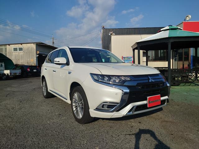 アウトランダーPHEV Gプラスパッケージ 4WD 全周囲カメラ クリアランスソナー オートクルーズコントロール レーンアシスト パワーシート 衝突被害軽減システム ナビ TV オートマチックハイビーム LEDヘッドランプ 電動リアゲート(34枚目)