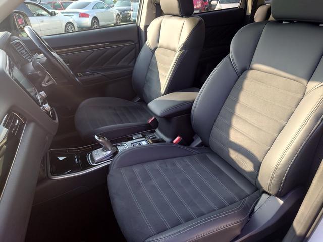 アウトランダーPHEV Gプラスパッケージ 4WD 全周囲カメラ クリアランスソナー オートクルーズコントロール レーンアシスト パワーシート 衝突被害軽減システム ナビ TV オートマチックハイビーム LEDヘッドランプ 電動リアゲート(35枚目)