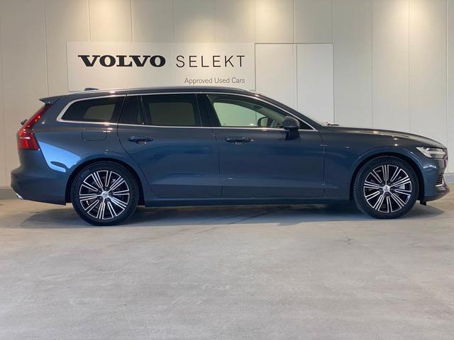 Ｖ６０ リチャージＰＨＶＴ６ＡＷＤインスクリプシンエクスプレ　■認定中古車■弊社試乗車■禁煙■ロングバッテリー搭載車■クライメートＰＫＧ（ハンドル＆リアシートヒータター）■ブロンドレザーシート■フロントシートヒーター■フロントパワーシート■３６０ビューモニター（12枚目）