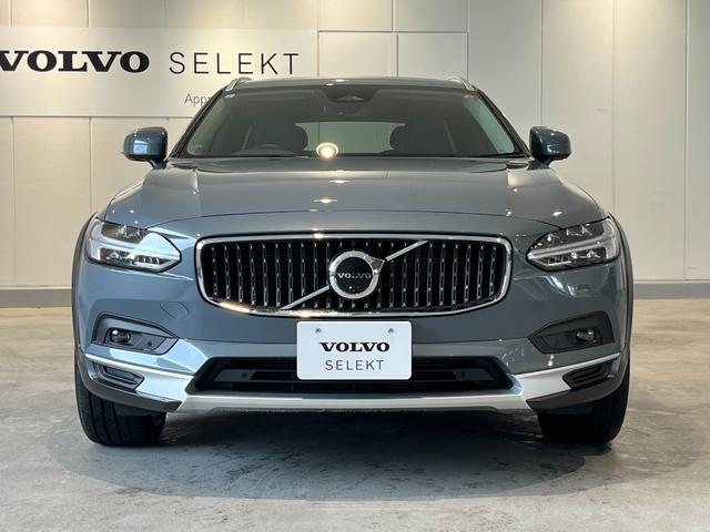 Ｖ９０ クロスカントリー　アルティメット　Ｂ５　ＡＷＤ　■認定中古車■禁煙車■パノラミックサンルーフ■黒本革シート■ハーマンカードンオーディオ■シートヒーター・ベンチレーション■メモリー機能付きパワーシート■純正１９インチＡＷ（8枚目）