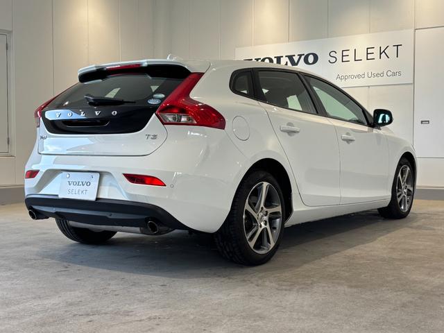 Ｖ４０ Ｔ３　モメンタム　認定中古車・シートヒーター・パドルシフト（12枚目）