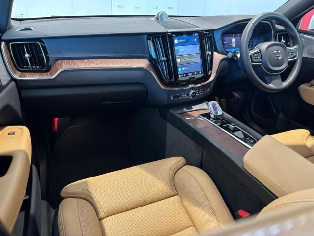 ＸＣ６０ アルティメット　Ｂ５　ＡＷＤ　認定中古車・弊社試乗車・禁煙車・Ｂ＆Ｗプレミアムサウンド・パノラマガラスサンルーフ・本革シート・Ｇｏｏｇｌｅシステム・シートヒーター・ステアリングホイールヒーター・アダプティブクルーズコントロール（3枚目）