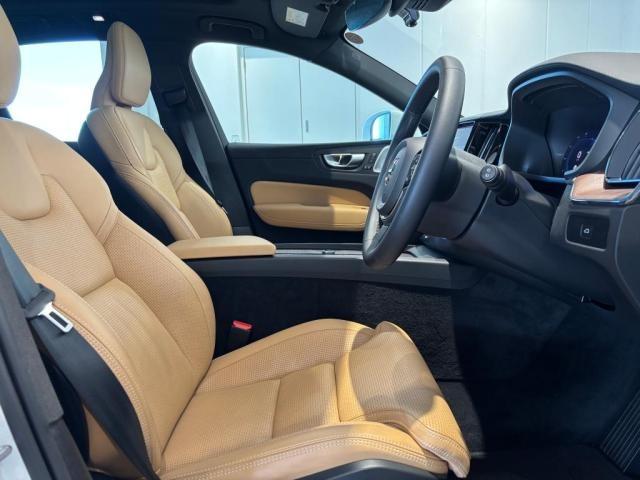 ＸＣ６０ アルティメット　Ｂ５　ＡＷＤ　認定中古車・弊社試乗車・禁煙車・Ｂ＆Ｗプレミアムサウンド・パノラマガラスサンルーフ・本革シート・Ｇｏｏｇｌｅシステム・シートヒーター・ステアリングホイールヒーター・アダプティブクルーズコントロール（25枚目）