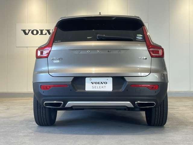 ＸＣ４０ Ｔ４　ＡＷＤ　インスクリプション　認定中古車・弊社下取車・本革シート・禁煙車・３６０°ビューカメラ・ｈａｒｍａｎ／ｋａｒｄｏｎプレミアムオーディオ・アダブティブクルーズコントロール・ブラインドスポットモニター・ステアリングヒーター（8枚目）