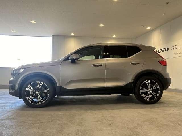 ＸＣ４０ Ｔ４　ＡＷＤ　インスクリプション　認定中古車・弊社下取車・本革シート・禁煙車・３６０°ビューカメラ・ｈａｒｍａｎ／ｋａｒｄｏｎプレミアムオーディオ・アダブティブクルーズコントロール・ブラインドスポットモニター・ステアリングヒーター（10枚目）